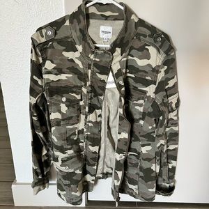 NWT Kenzie Jeans Camo Jacket